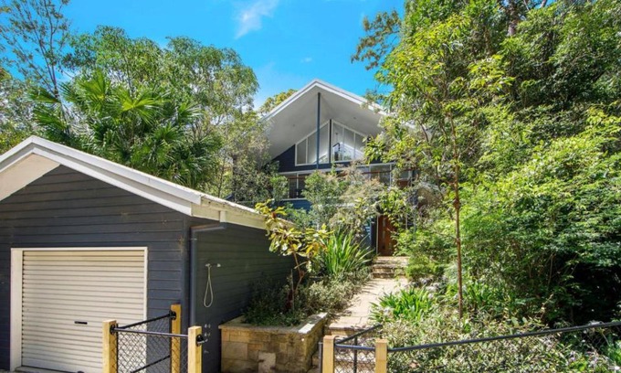 Pearl Beach House | Elegant Retreat at Crystal with Pool & Family Amenities