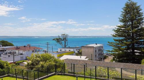 Shoal Bay Apartment | Premier Family Getaway at Sundeck Shoal Bay - Rated 10/10
