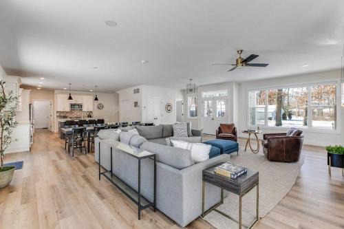 Wooded Estates House | Elegant Estate with Stadium Views, Perfect for Families