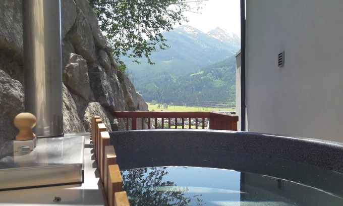 Lengdorf Apartment | Family Retreat with Private Sauna, Hot Tub & Scenic Views