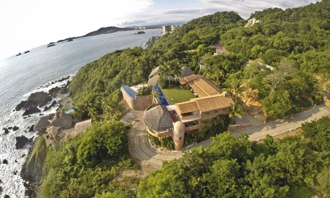 Ixtapa House | Family-Friendly Residence with Breathtaking Pacific Views