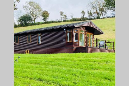 Cowbridge Apartment | Charming Farm Cabin Escape in Wales - Family & Pet Friendly