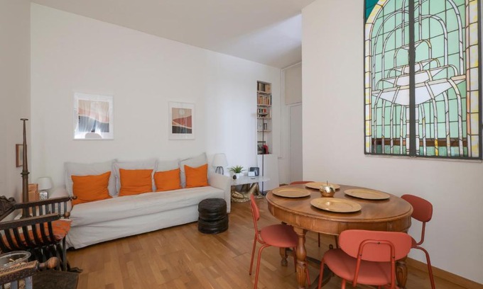Ticinese Apartment | Elegant Flat Near Navigli and Duomo - Family-Friendly Stay