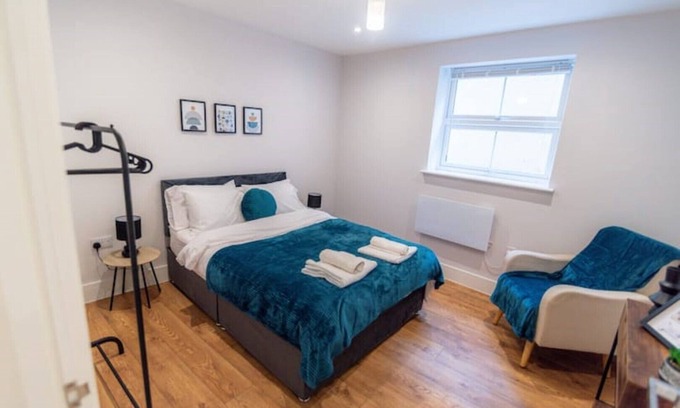 Ramsgate Apartment | Stylish Flat Near Ramsgate Harbour with Spa & Hot Tub