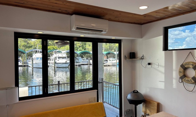 Sanford Boat Rental | Unforgettable Floating House Experience at Boat Tree Marina