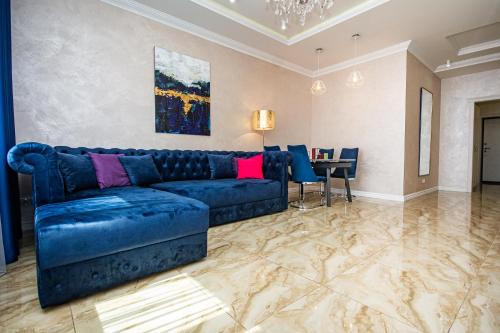 Kyiv Apartment | Elegant Retreat for Business & Leisure at Royal 3 Hotel