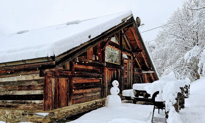 Saint-Gervais-les-Bains Ski Chalet | Elegant Chalet in Mégeve with Garden, Spa & Ocean View