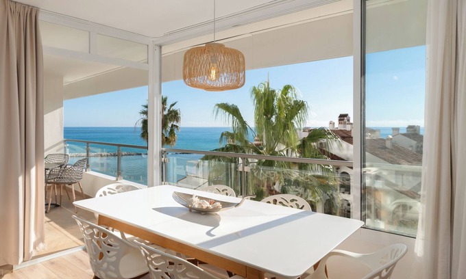 Benalmadena Costa Apartment | Top-Rated Oceanfront Apartment with Pool and Spa