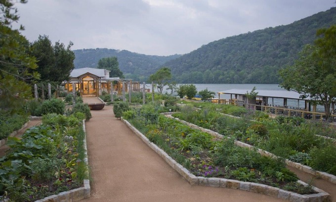 Lower Basin Lake Travis House | Luxury Garden Room, Lake Austin Spa Resort, Lodge-styled, Pools, Watersports