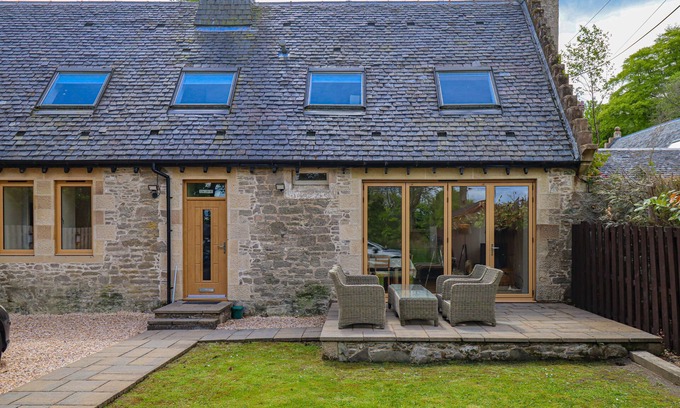 Arden Cottage | Cozy Cottage Retreat in Loch Lomond National Park
