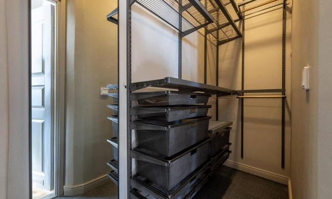 Kallio Apartment | Inviting One-Bedroom Suite with Fireplace - Rated 9/10