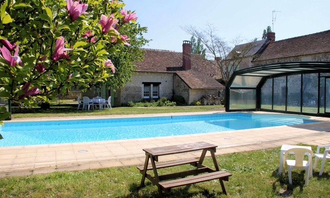 Avon-les-Roches Cottage | Elegant Gite in Loire Valley: Private Pool & Family Friendly