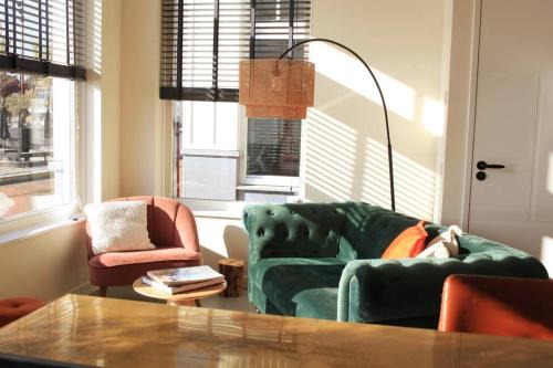Oud-Loosdrecht Apartment | Elegant Harbour Suite with Private Parking & Top Amenities
