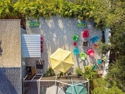 Tarpon Springs House | Elegant Home with Heated Pool, Steps from the Beach