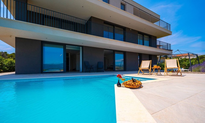 Lumbarda Apartment | Discover an Oasis Retreat with Chef's Lunch Included
