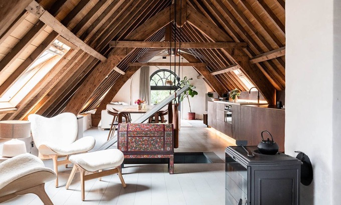 Jaarsveld Apartment | Historic Koetshuis Loft at Huis te Jaarsveld Estate Awaits