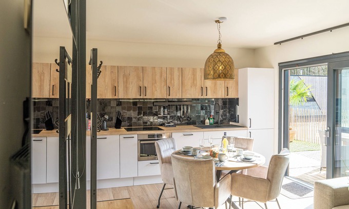 Zutendaal House | Relaxing Retreat in Nature: Ideal for Families and Pets