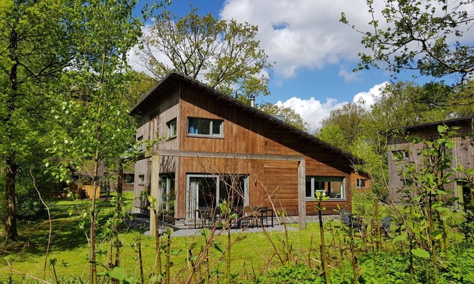 Dwingeloo House | Scenic Holiday Home in Dwingelderveld National Park