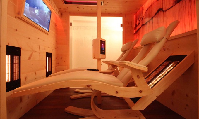Moetz House | Exquisite Holiday Home in Mid-Tyrol with Pool & Spa