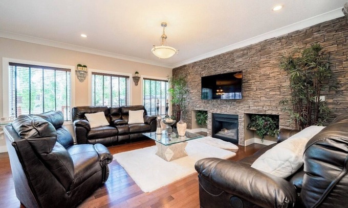 West Edmonton House | Spacious Home with Jetted Tub and 4 Fireplaces, Rated 9.6