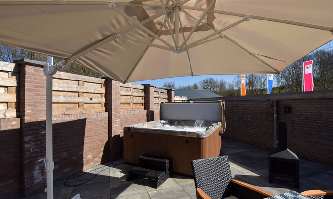 Strucht House | Exquisite House in South Limburg with Spa and Pool