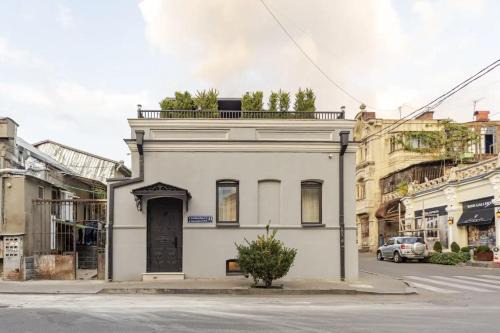 Chugureti Apartment | Pet-Friendly Retreat at Royal Space Awaits Your Stay