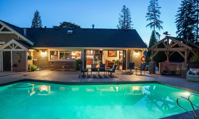 North Creek House | Relaxing Home with Pool & Hot Tub - Near Seattle!