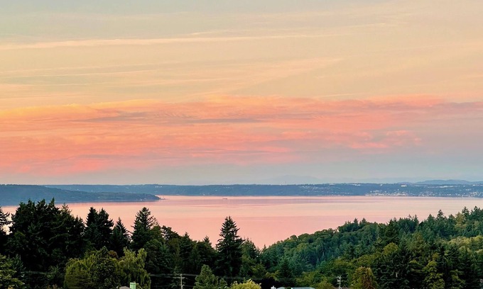 Northeast Tacoma House | Exclusive Home with Panoramic Views & Game Room Awaits