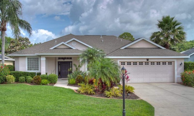 Tara Golf and Country Club House | Serene Home with Private Pool on Tara Golf & Country Club