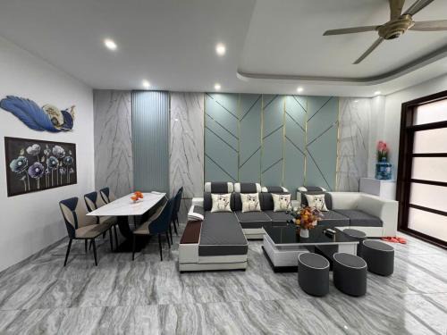 Van Giang House | Luxury homestay in Vinhomes Oceanpark 3 3 large bedrooms with wet sauna cabin