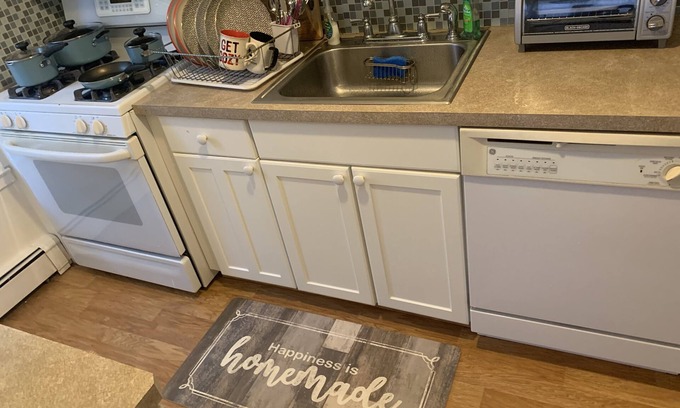 Elmont House | Convenient Stay Near JFK with Child-Friendly Amenities