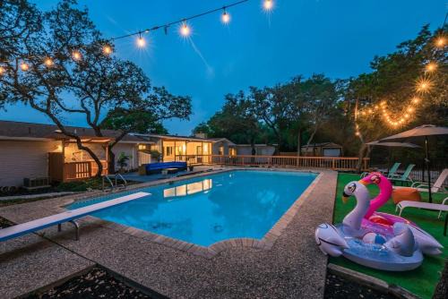 Wetmore House | Elegant Retreat Near Fiesta Texas & SeaWorld with Pool