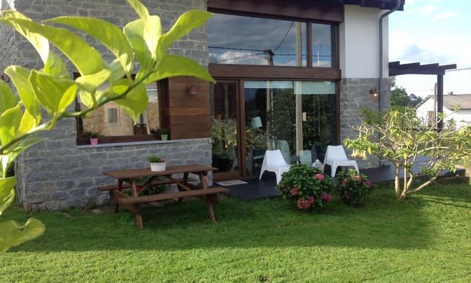 Priesca House | Cozy Retreat Near Beaches with Pool and Spa Amenities