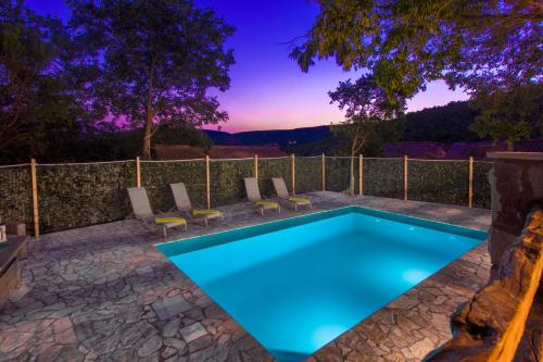 Lecevica House | Elegant Ivan House: 4 Bedrooms with Oceanfront Views
