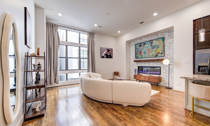 East Downtown Houston House | Luxury House of Downtown Houston