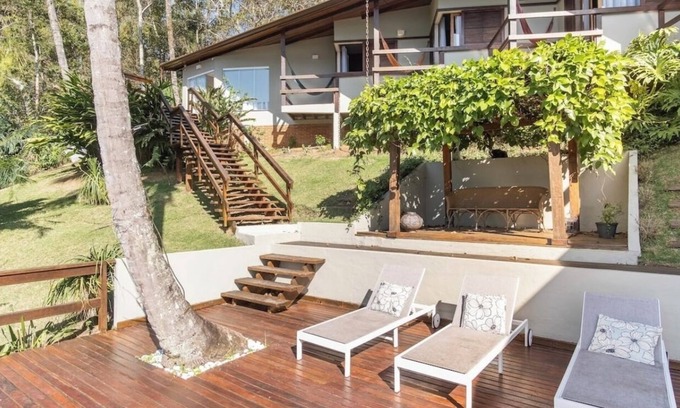 Praia do Frade House | Inviting Casa Caçandoca with Oceanfront Pool & Spa