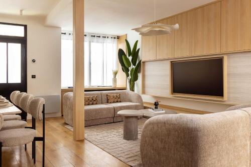 Epinettes House | Stylish 6-Bed House with AC - Perfect for Families