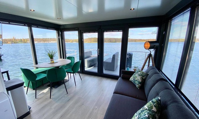 Middelaar Boat Rental | Elegant Houseboat with Scenic Views and Premium Amenities