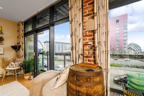 Glasgow Westend Apartment | Modern 2-Bedroom Flat with Free Parking Near OVO Hydro