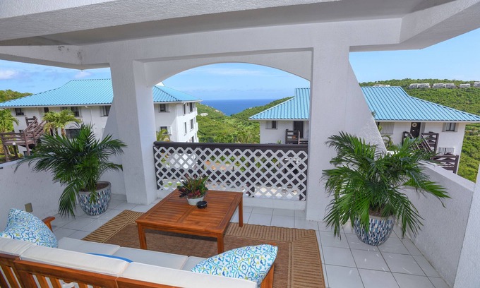 Rosendal Condo | Oceanfront Retreat: Guest Rated 9.8 with Pool & Breakfast