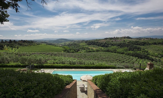 Tavarnelle Val di Pesa Villa | Elegant Villa Retreat with Pool & Spa near Florence and Siena