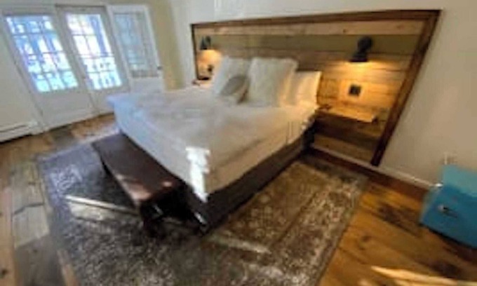 West Dover Resort | Elegant King Suite with Living Room, Balcony & Pool Access