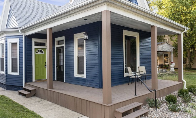 New Albany House | Elegant Retreat @ LaFayette Place in New Albany, Near Louisville