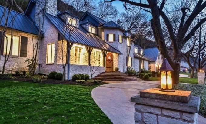 Rivercrest House | Experience Lake Austin: Pool, Hot Tub & Private Dock Awaits