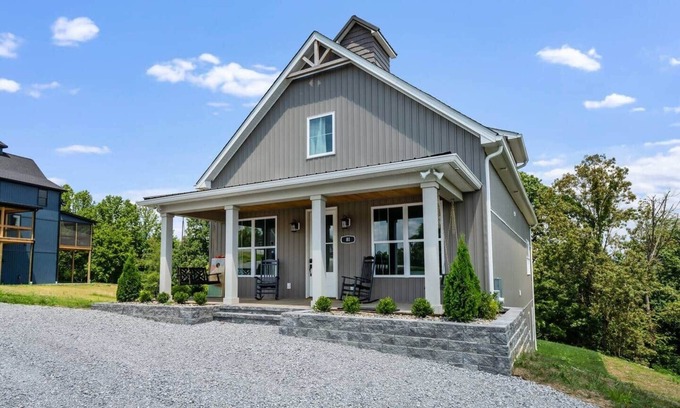 Clarkson House | Luxury Lake Getaway | Sleeps 12