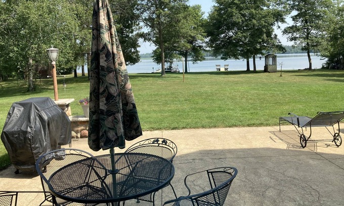 Minong Cabin | Luxury Lake Home Minong/Hayward All Year Fishing & Fun