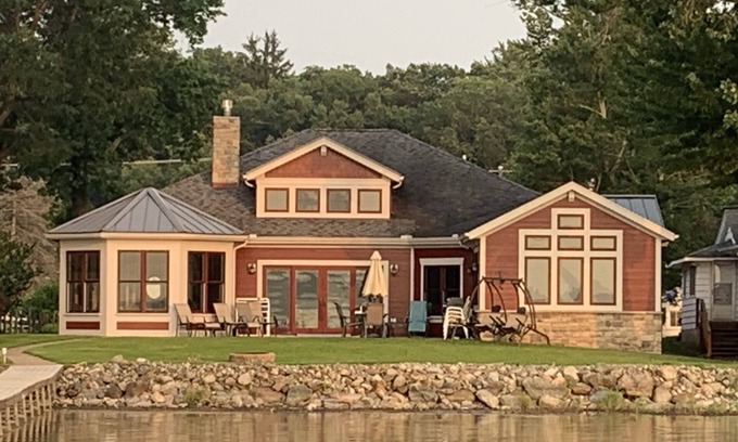 Bass Lake House | Guest Rated 10/10: Luxury Lake House with Breathtaking Views