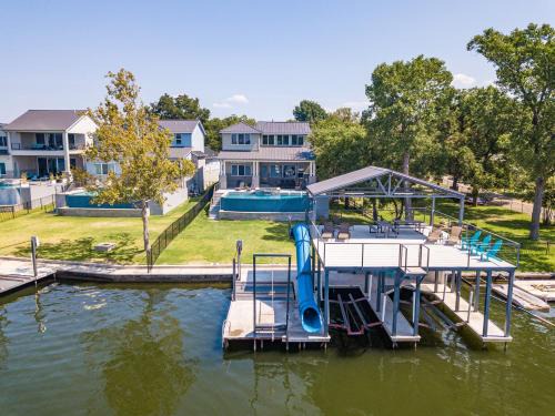 Kingsland House | Pet-Friendly Lake LBJ House with Pool and Boat Slips