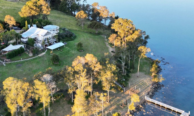 Wallis Lake House | Beautiful Lakefront Suite with Pool and Restaurant Access