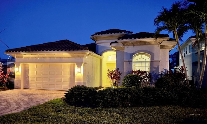 Naples Villa | Lakefront Villa Retreat with Pool and Spa Amenities